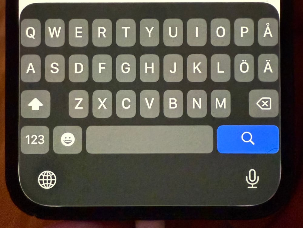 A first glimpse of the Liquid Glass keyboard
